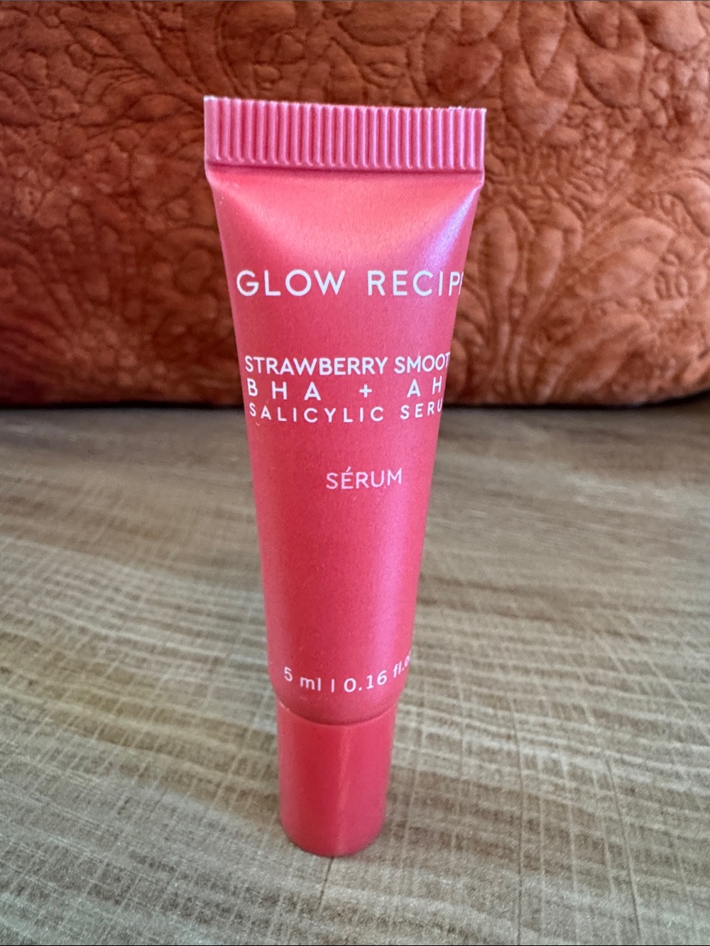 Glow Recipe Strawberry Smooth Salicylic Serum Tube in Pink